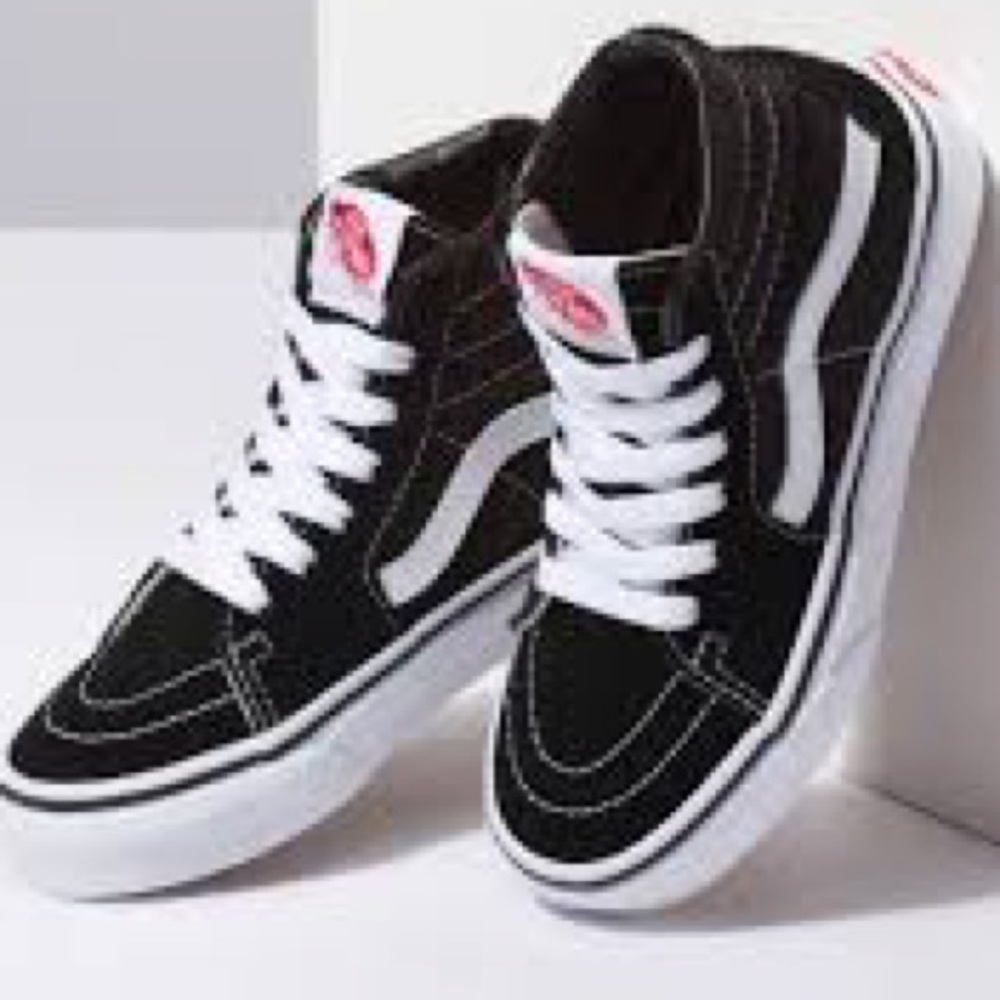 **BRAND NEW** Youth Vans Hi-Skate Shoe